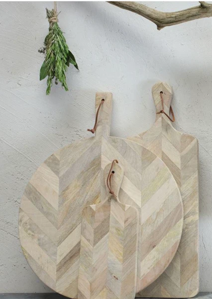 Nkuku Nalbari Mango Wood Pizza Board Large - Eco-Friendly Kitchen Serving Tray 1 Nkuku Nalbari Mango Wood Pizza Board Large