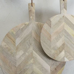 Nkuku Nalbari Mango Wood Pizza Board Large - Eco-Friendly Kitchen Serving Tray 5 Nkuku Nalbari Mango Wood Pizza Board Large