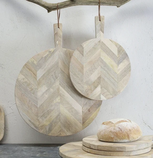 Nkuku Nalbari Mango Wood Pizza Board Large - Eco-Friendly Kitchen Serving Tray 2 Nkuku Nalbari Mango Wood Pizza Board Large