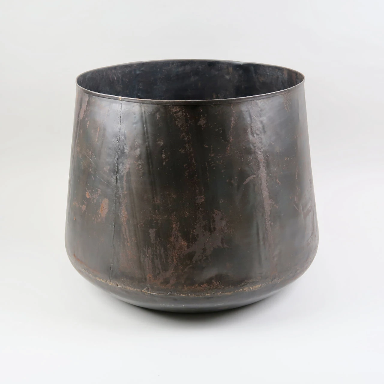 Nkuku Endo Reclaimed Iron Planter - Large | Rustic Indoor & Outdoor Plant Pot 2 Nkuku Endo Reclaimed Iron Planter - Large