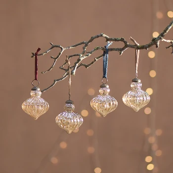 Nkuku Set of 4 Gold Luster Eliza Baubles - Elegant Room Decorations for Modern Homes 2 Nkuku Set of 4 Gold Luster Eliza Baubles