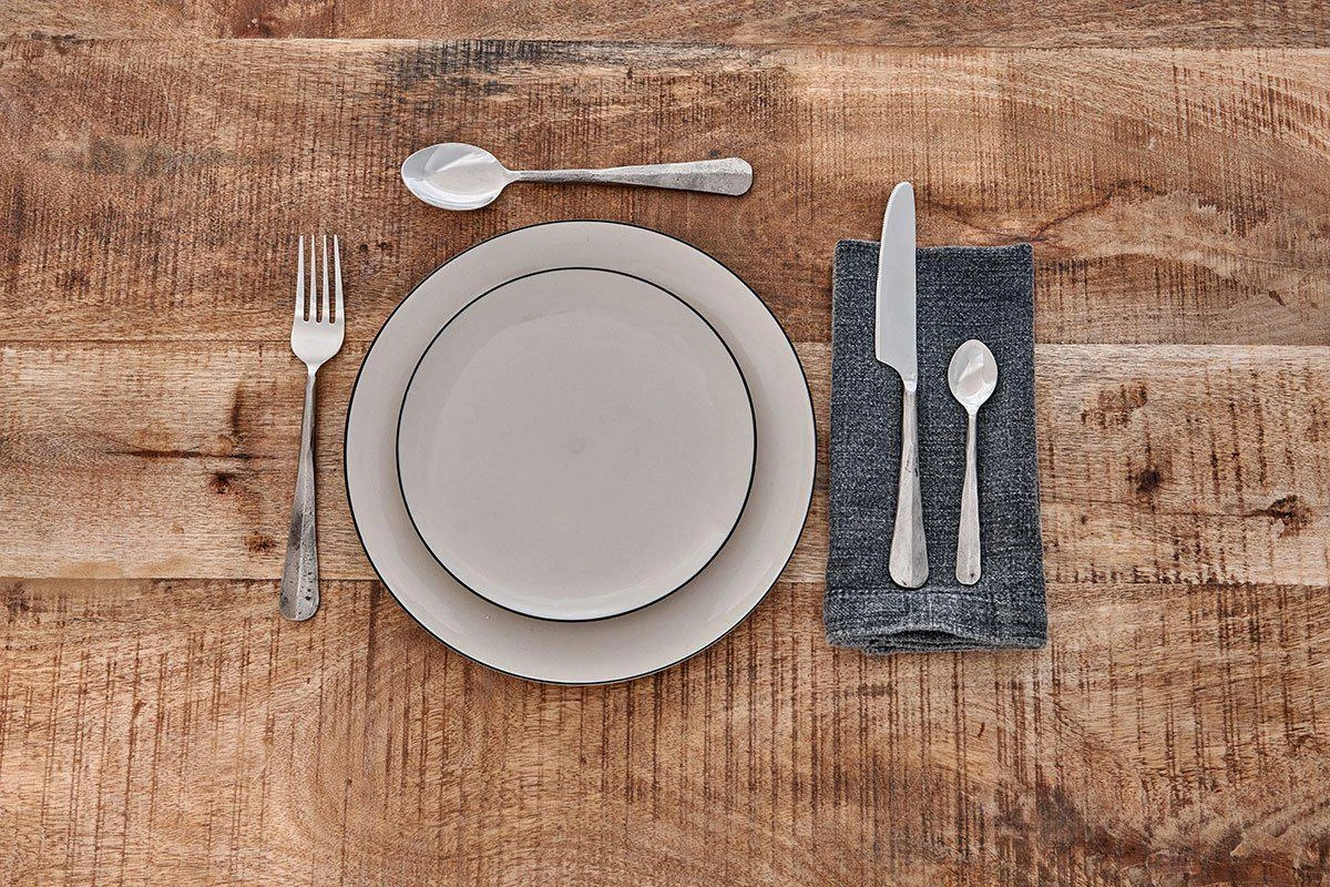 Nkuku Osko 16 Piece Cutlery Set - Elegant Tableware for Modern Dining (Multiple Colors Available) 4 Nkuku Osko 16 Piece Cutlery Set (More colours available)