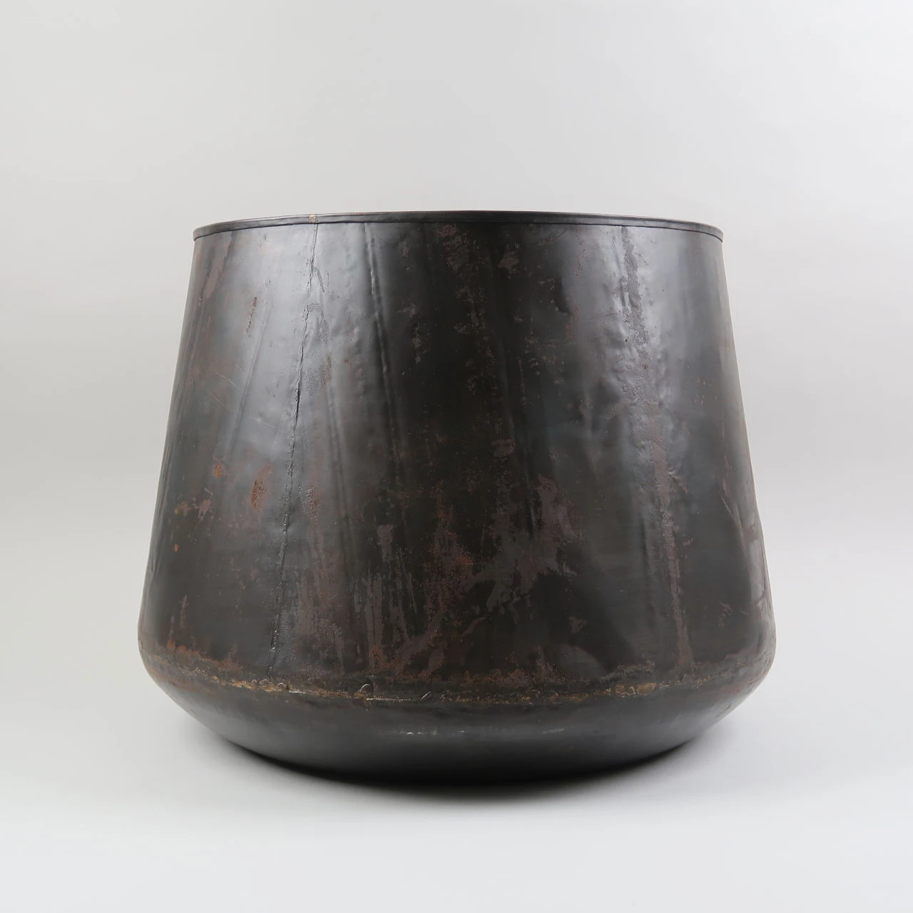 Nkuku Endo Reclaimed Iron Planter - Large | Rustic Indoor & Outdoor Plant Pot 3 Nkuku Endo Reclaimed Iron Planter - Large