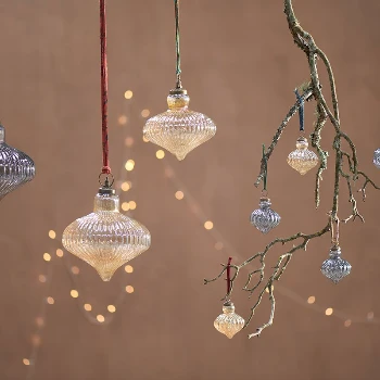 Nkuku Set of 4 Gold Luster Eliza Baubles - Elegant Room Decorations for Modern Homes 4 Nkuku Set of 4 Gold Luster Eliza Baubles